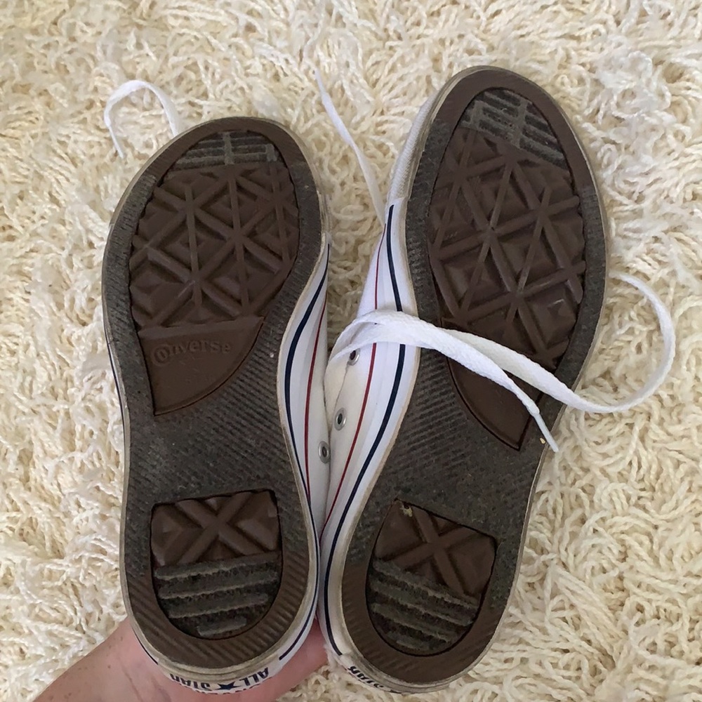 White converse - Picture 2 of 4